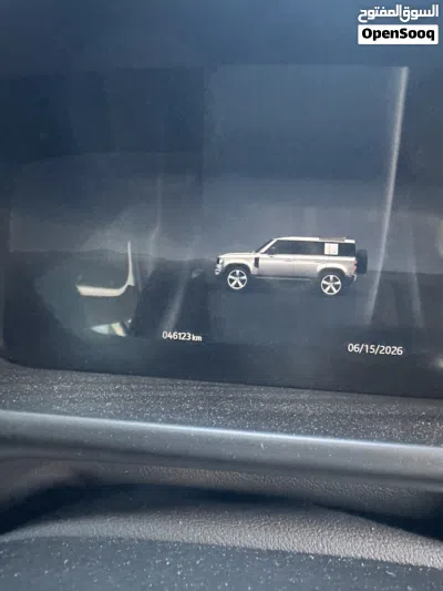 Land Rover Defender 110 4