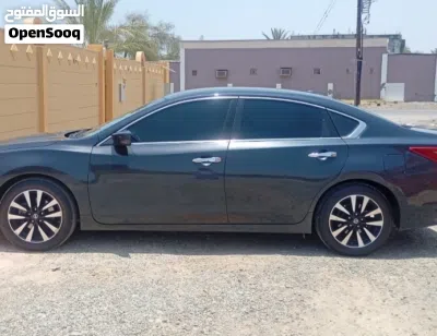 Nissan Altima SV 2