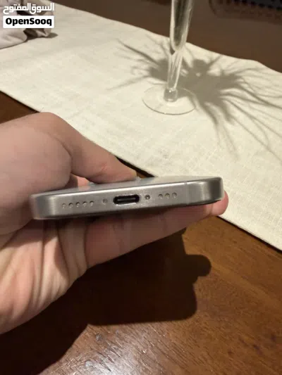 iPhone 15 pro 256 4