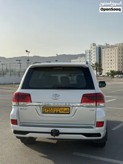 تويوتا لاند كروزر GXR 3