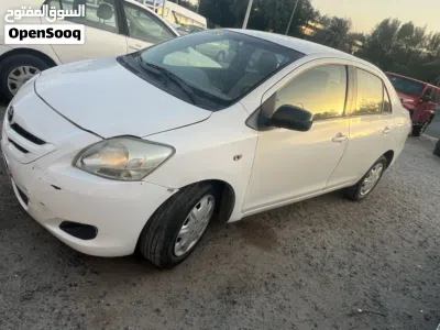 Toyota Yaris Y 2