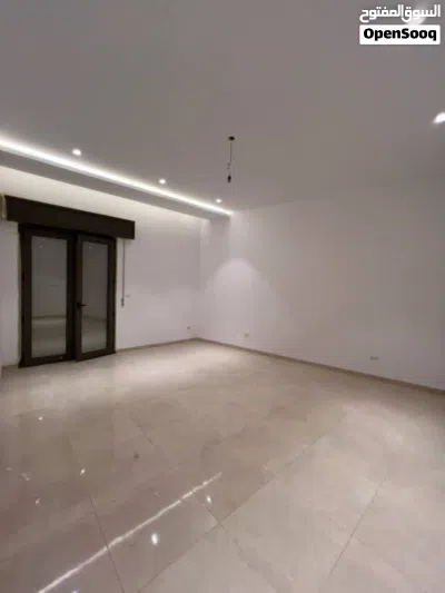 شقه نظيفه جدا للبيع في بن عاشور حجم 4