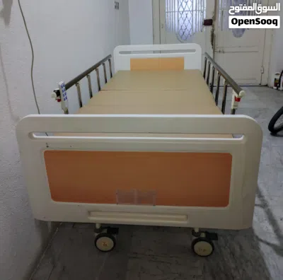 سرير طبي كهربائي شبه جديد مع ريموت وتحكم كامل – مناسب لكبار السن والمرضى مريح جدا نطيف استخدام اسبوع 2
