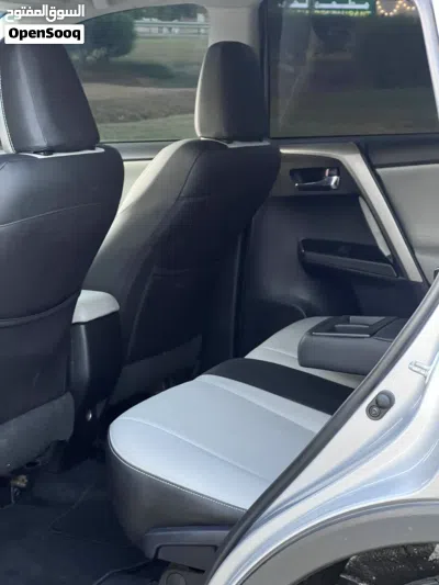 Toyota RAV 4 XLE 2