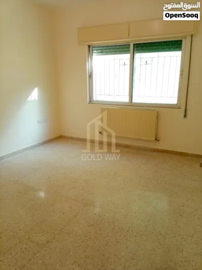 خلف بن العميد في الجاردنز شقة شبه أرضي 166م مجددة بالكامل / ref 1395 2