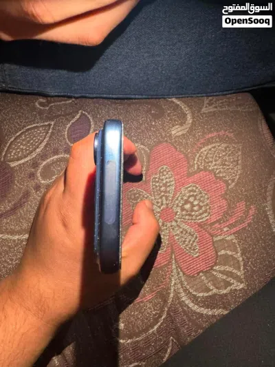 ايفون 17 برو 256 جيبي لون ازرق شوف الوصف 2