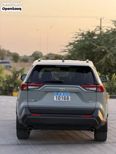 Toyota RAV 4 XLE 2