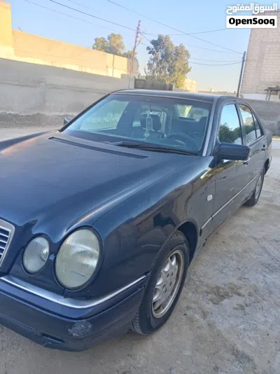 Mercedes Benz E-Class E 200 4