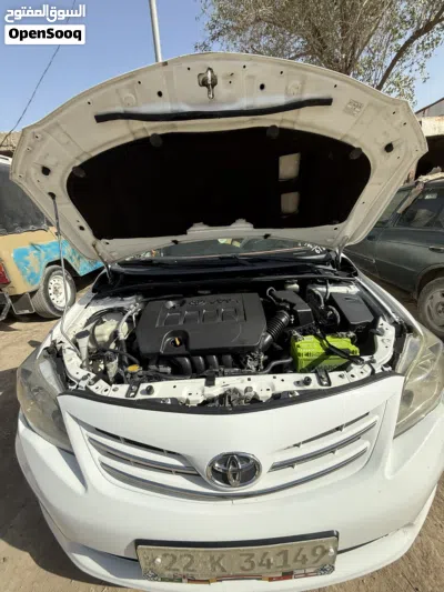 Toyota Corolla LE 4