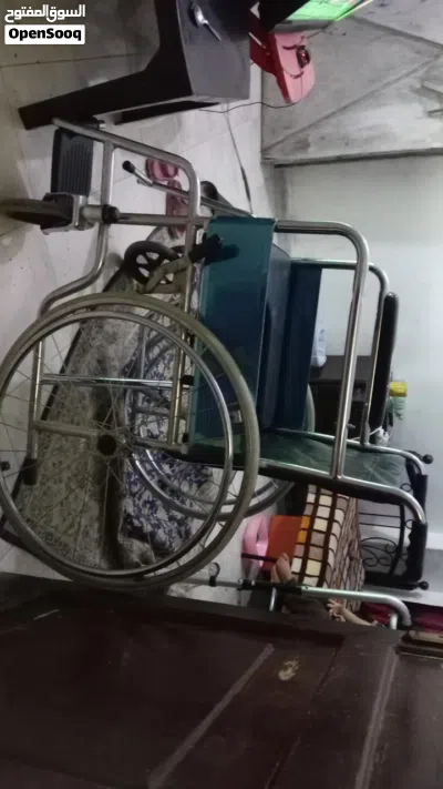 كرسي متحرك يصلح لل استخدام في الحمام 3