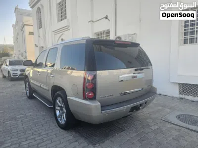 GMC Yukon Denali 3