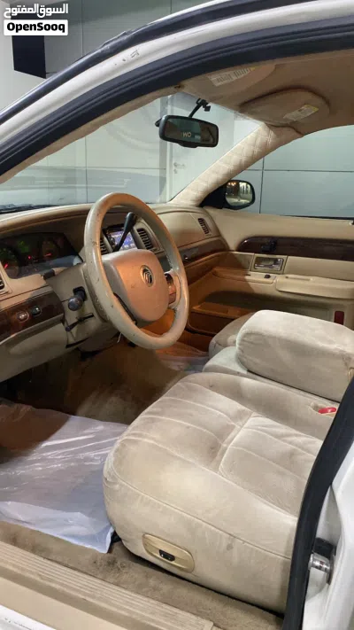 Ford Crown Victoria LX 3