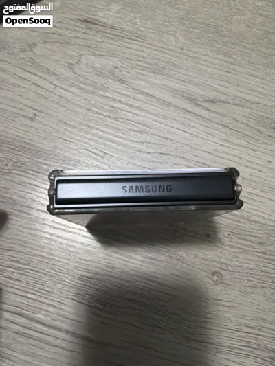 سامسونج جالكسي Z flip 7 3