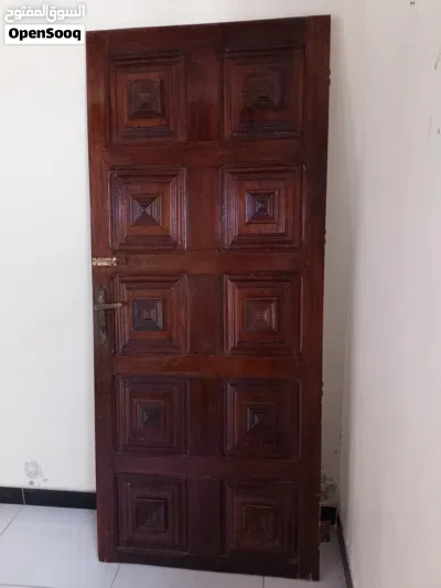 ابواب خشب احمر نظيفه جدآ 3