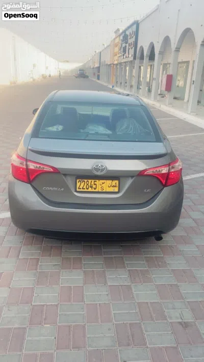 Toyota Corolla LE 2
