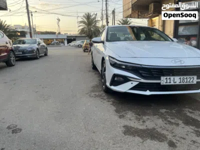 Hyundai Elantra Limited 3