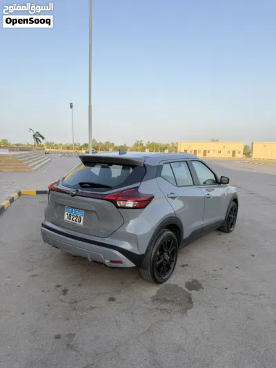 Nissan Kicks SV 2