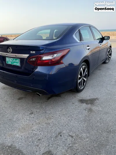 Nissan Altima SR 2