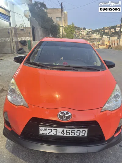 Toyota Prius Prius C 3