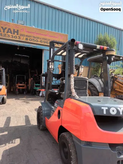 Buy and sell / repair all types of cranes / call me . 2