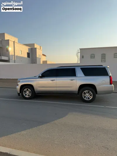 Chevrolet Suburban Standard 3