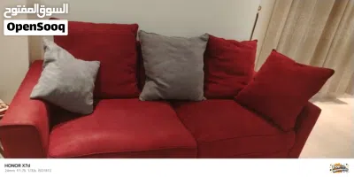 كنب للبيع خمري مع طاولة طعام خمري مع كفر 4