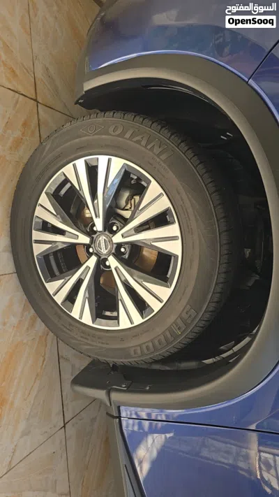 نیسان رۆگ SV 3