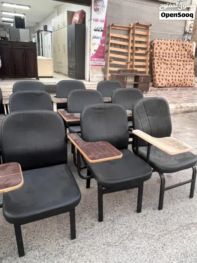 كراسي دراسيه جديد وليس مستعمل بسعر حرق 3