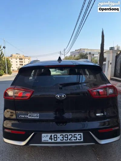 Kia Niro EX 4