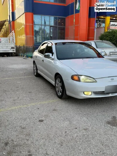 Hyundai Avante Standard 2