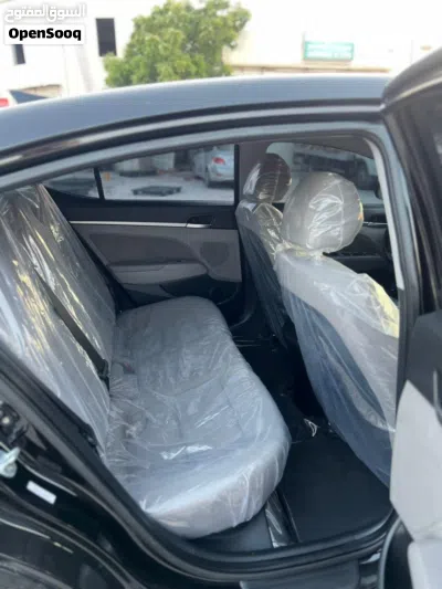 Hyundai Elantra SEL 4