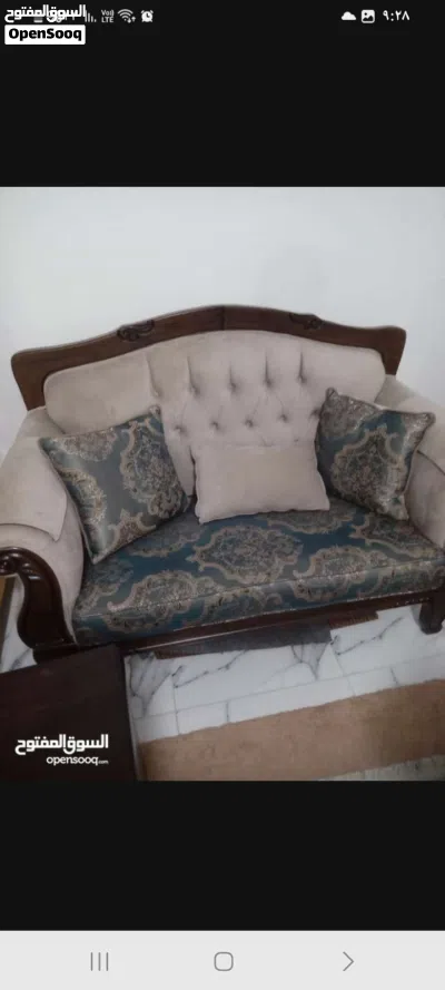 طقم كنب بحالة ممتازة 2