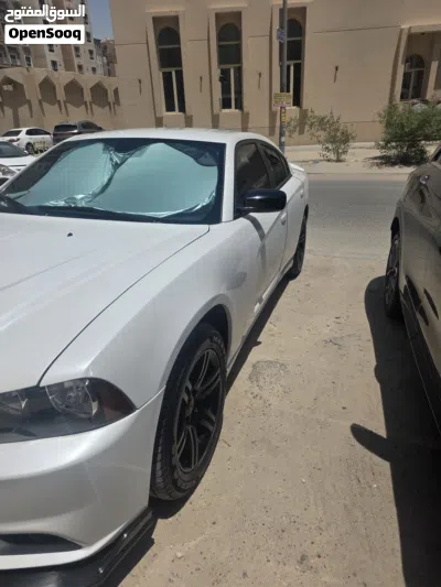 Dodge Charger SXT 3