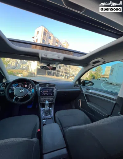 فولكسفاغن جولف E-Golf 4