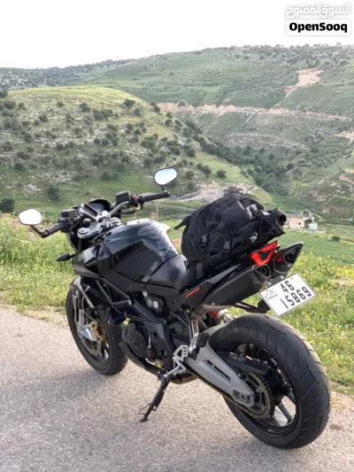 ابريليا Shiver 900 4