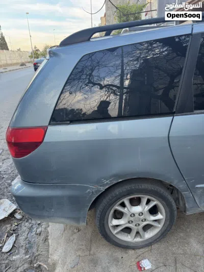 Toyota Sienna LE 4
