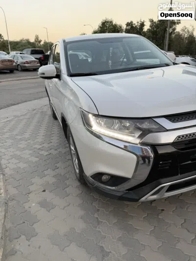 Mitsubishi Outlander Sport 2