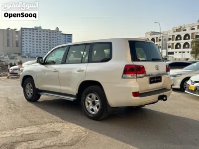 Toyota Land Cruiser Base 3