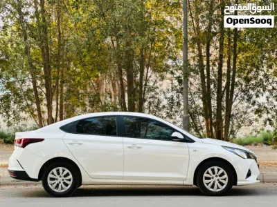 Hyundai Accent Standard 3