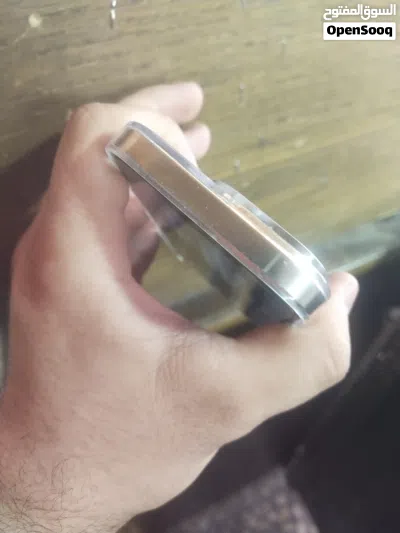 ايفون 16pro256 بطاريه نسبه 89 esim الجهاز ما في في اشي استخدام شخصي 2