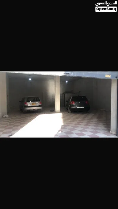 مخازن الايجار عدد2 مساحه100 m بواب كهربائيه الحاووز قبل كازيه البصه 4