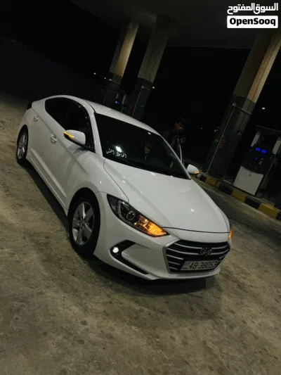 Hyundai Avante Standard 4