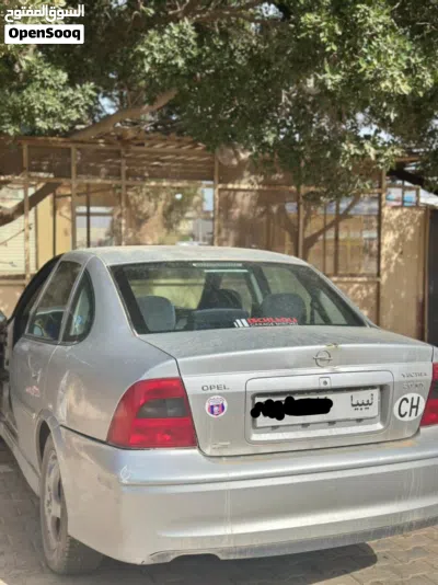 أوبل فيكترا 4