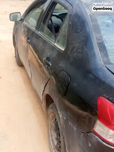 Toyota Yaris S 2