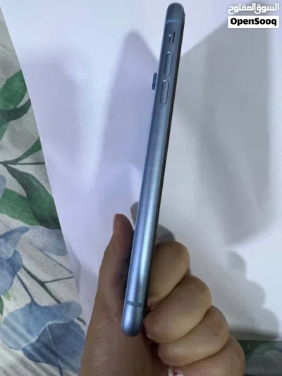 Xr iPhone 128 2