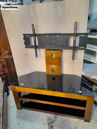 طاولة LC D اوربي بحالة ممتازه 2