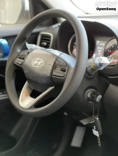 Hyundai Venue SE 2