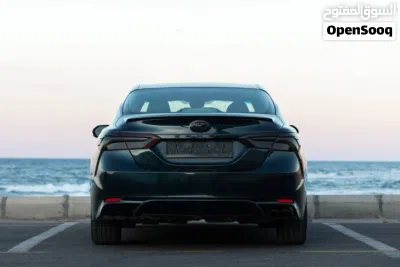 Toyota Camry SE 2