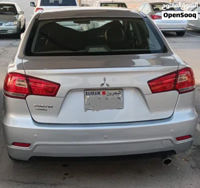 Mitsubishi Grandis 2