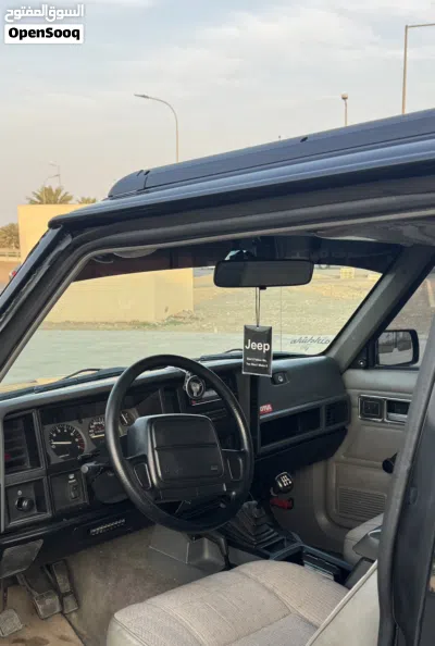 Jeep Cherokee Sport 3
